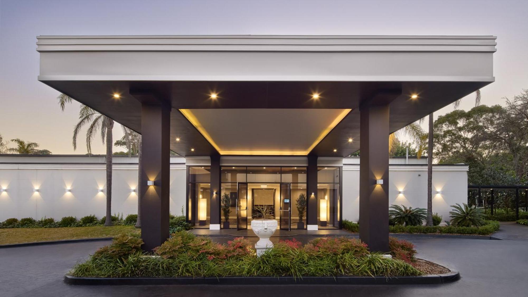 By Ihg Hotel 4*