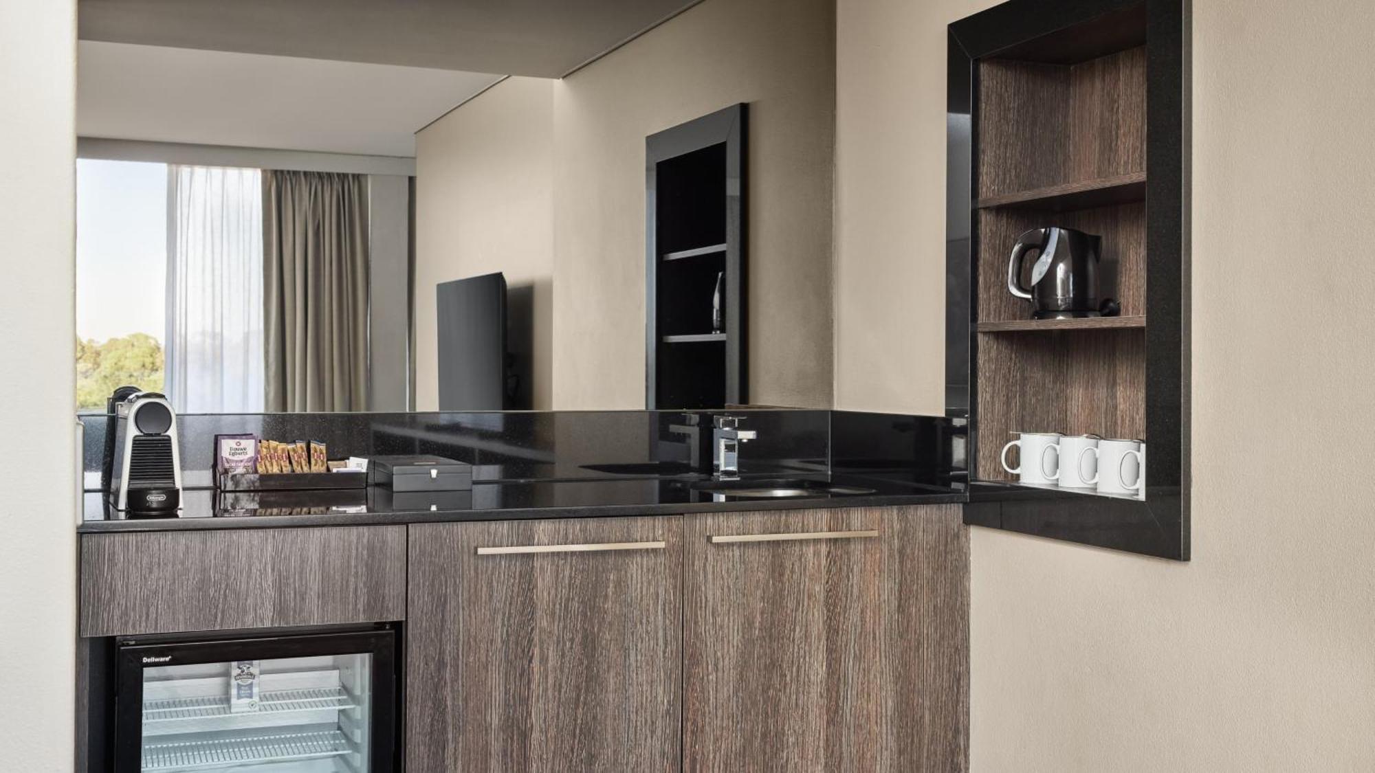 By Ihg 4*