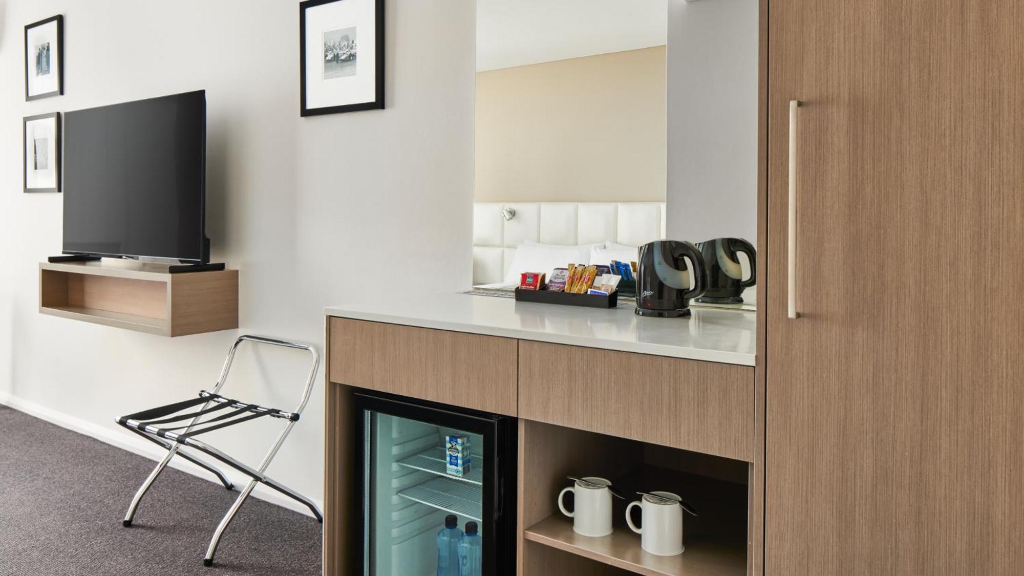By Ihg Warwick Farm