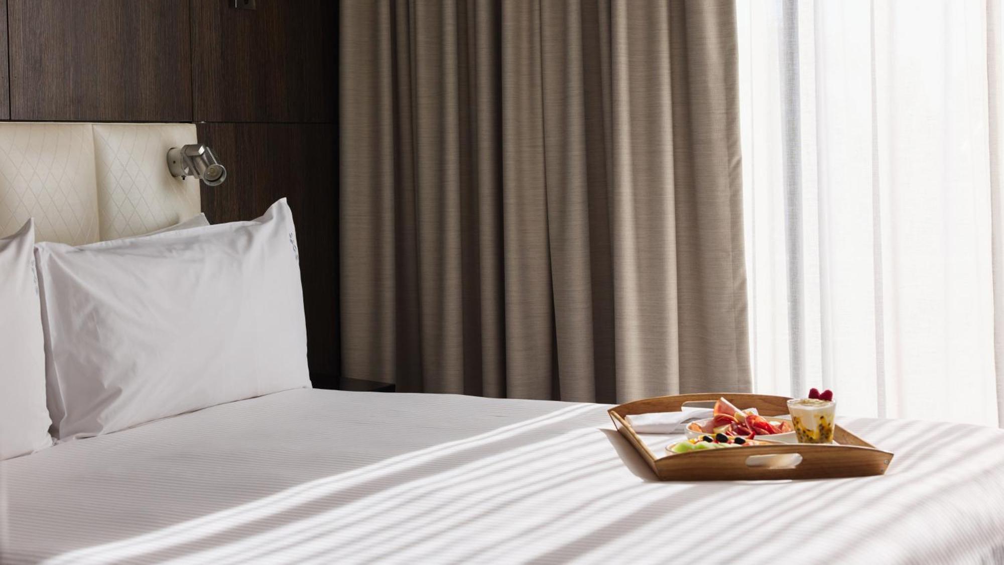 By Ihg 4*