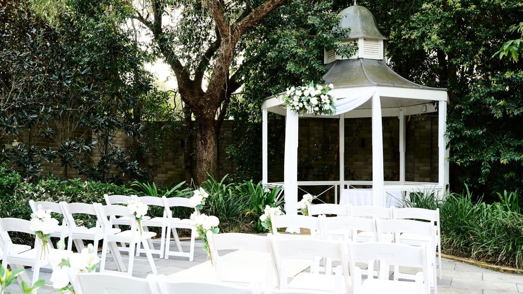 Hotel By Ihg Warwick Farm