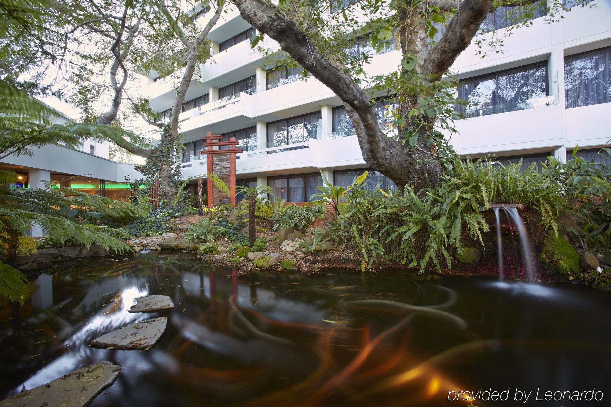 By Ihg Warwick Farm
