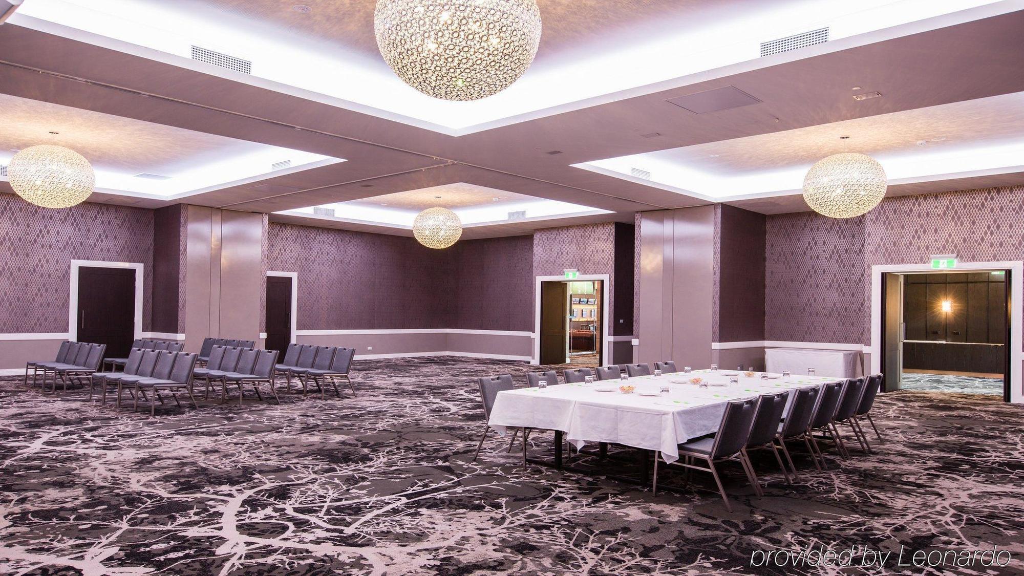 Hotel By Ihg